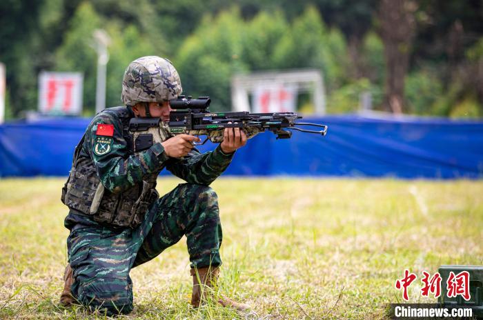 直击广西百色武警特战队员考核现场